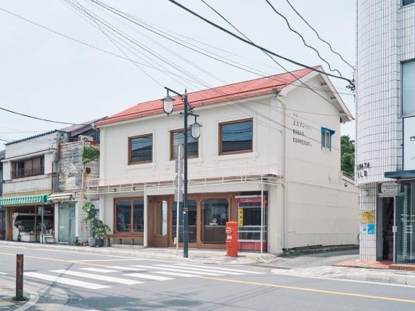築100年超の酒屋をリノベーションした「パンとエスプレッソと由比ガ浜商店」