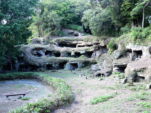 まんだら堂やぐら群　限定公開（土日月祝のみ）