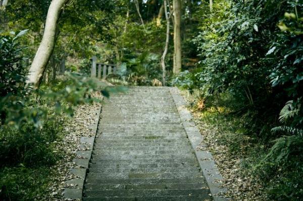 法華堂跡（源頼朝墓・北条義時墓）