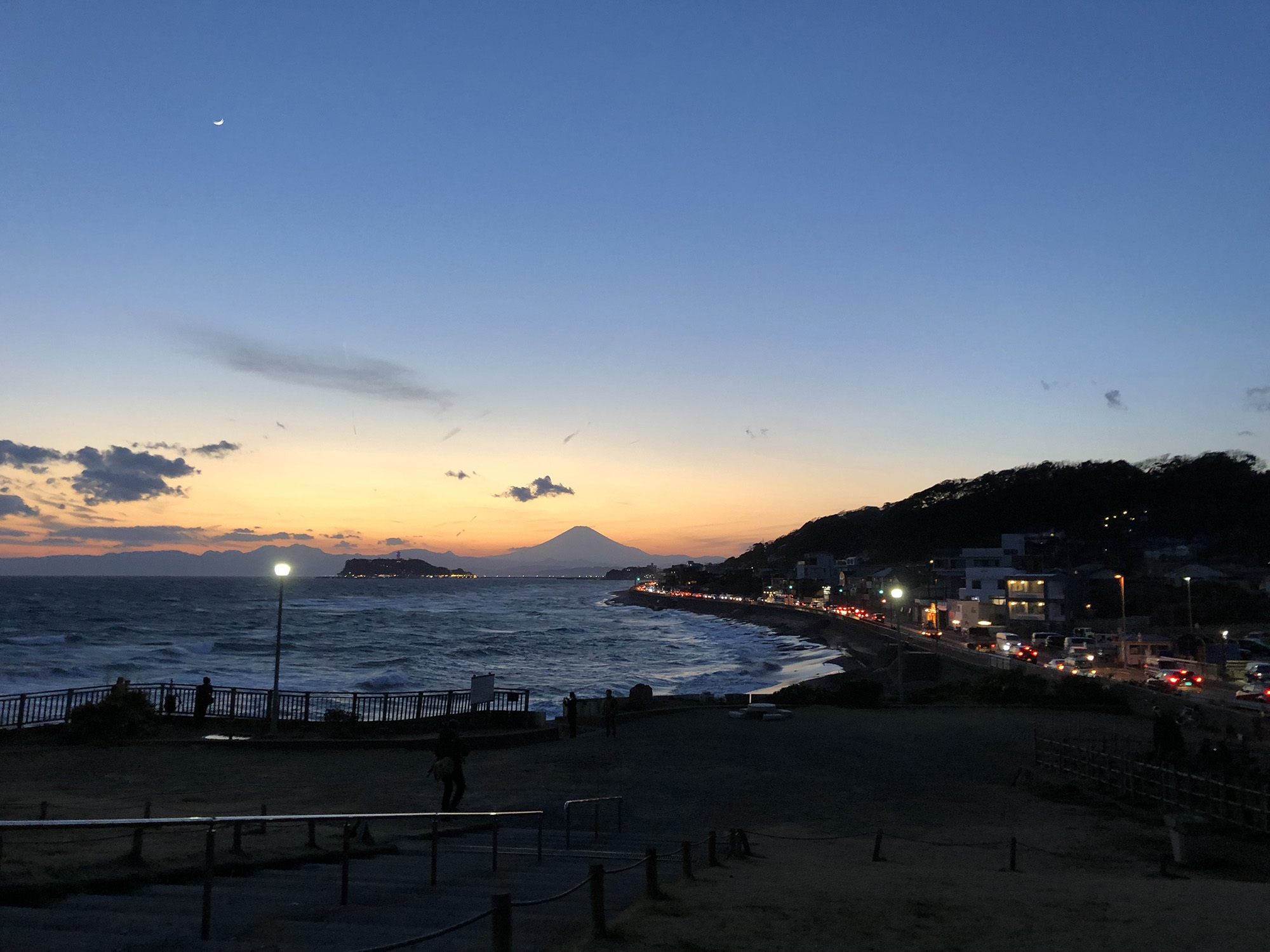 くっきり見えたらラッキー！富士山と鎌倉のコラボレーション