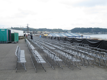 場所どりをせず、イス席でゆっくり花火を鑑賞したい！ 有料観覧席（イス席／指定席）